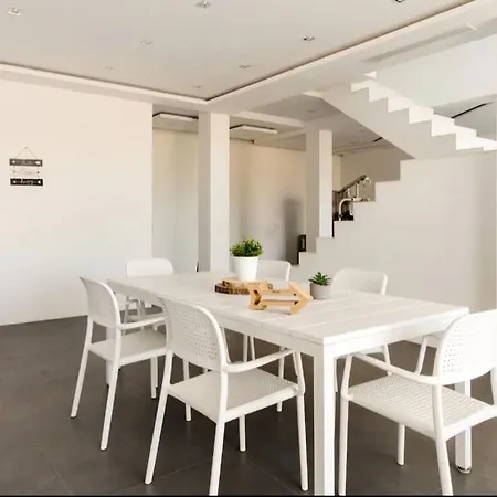 Luxury In Frigiliana - Maui