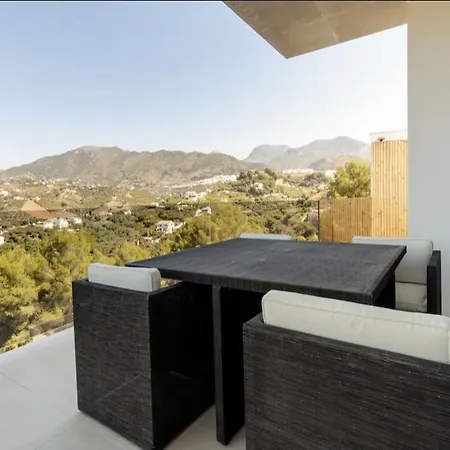 Luxury In Frigiliana - Maui Villa Málaga