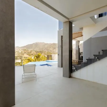Luxury In Frigiliana - Maui Villa Malaga
