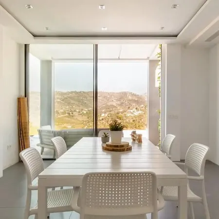 Luxury In Frigiliana - Maui Villa Málaga
